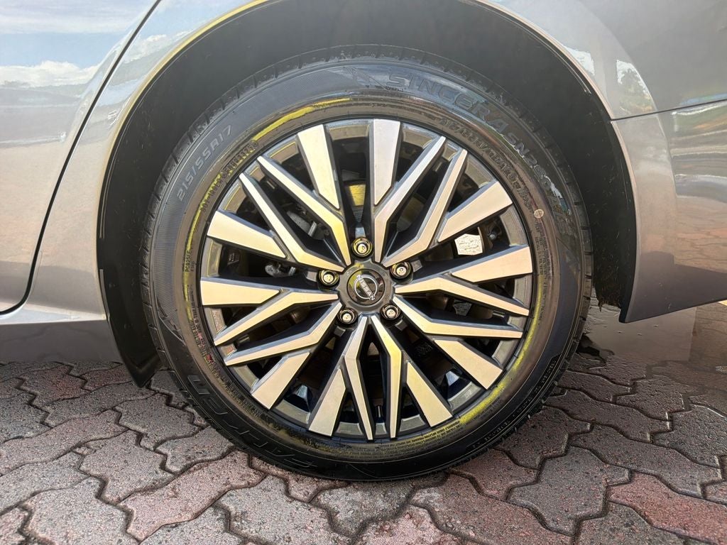 2024 Nissan Altima SV - Photo 18