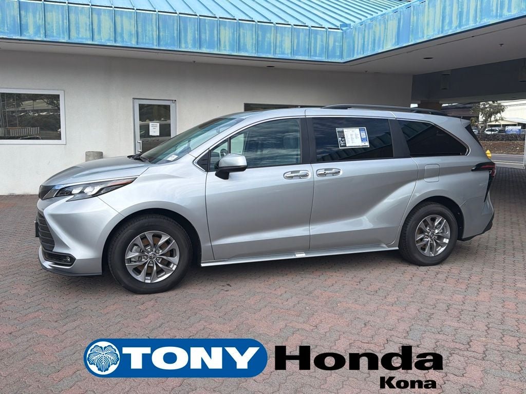 2025 Toyota Sienna XLE