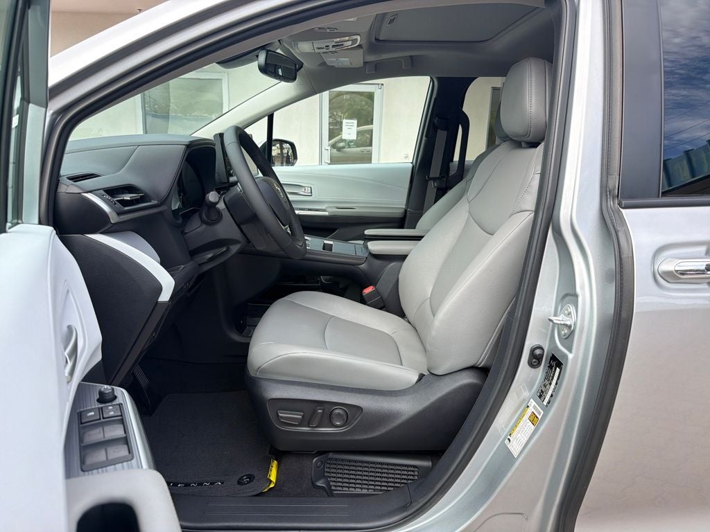 2025 Toyota Sienna XLE
