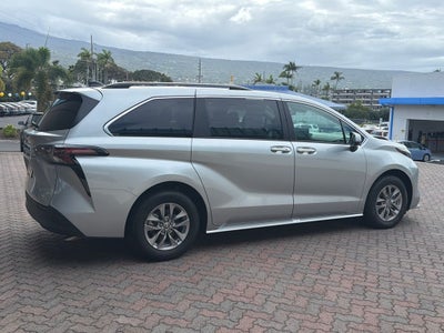 2025 Toyota Sienna XLE
