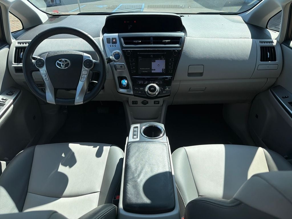 2017 Toyota Prius v Five