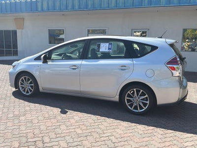 2017 Toyota Prius v Five