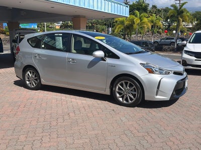 2017 Toyota Prius v Five